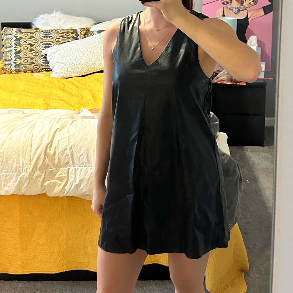 Elegant Black Sleeveless Dress